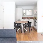 The City Song 1 Bedroom Apartment In Rotherhithe